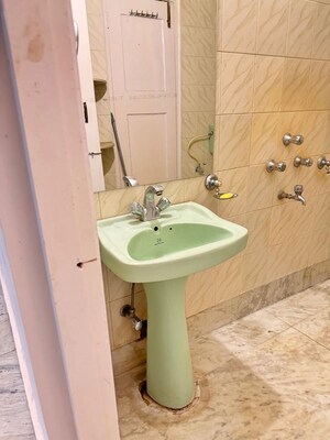 Bathroom in 3 BHK Apartment at Sevoke Road – for Rent