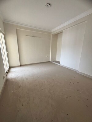 Room in 3 BHK Apartment at Paramount Emotions, Sector 1 Greater Noida – for Rent