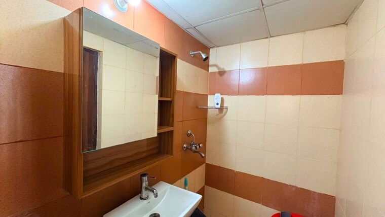 Bathroom, mahagun-mywoods 2.5 Bedroom 1090 Sq.Ft. Apartment In Sector 16c Greater Noida Greater Noida 10640703