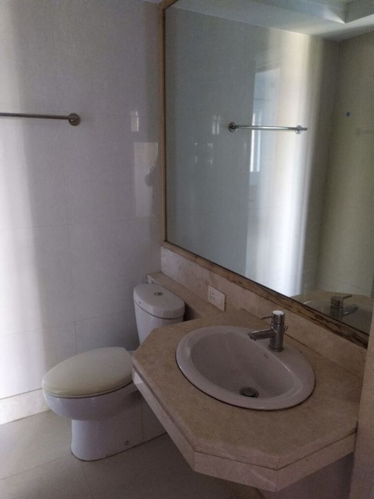 Bathroom, hiranandani-maitri-park 2 Bedroom 750 Sq.Ft. Apartment In Chembur Mumbai 10640708
