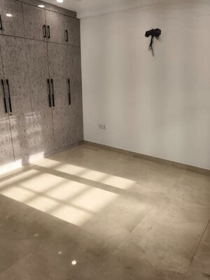 Room in 3 BHK Apartment at Ansal Plaza Sector-23, Sector 23 – for Rent