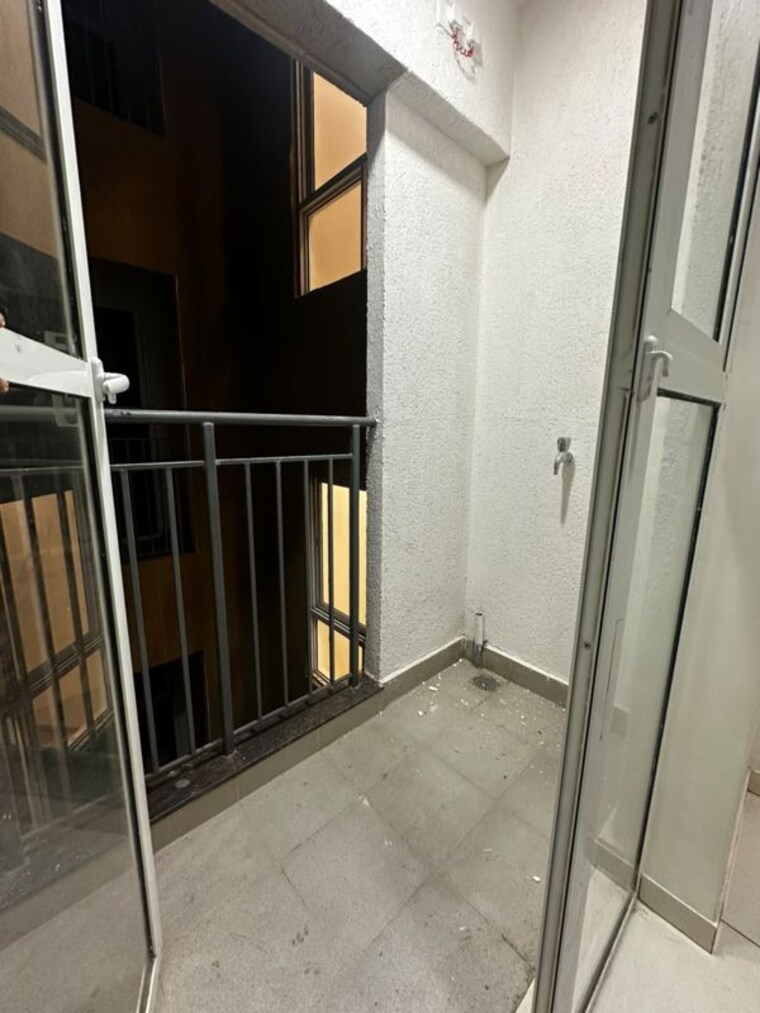 Balcony, kumar-primrose 2 Bedroom 808 Sq.Ft. Apartment In Kharadi Pune 10640717
