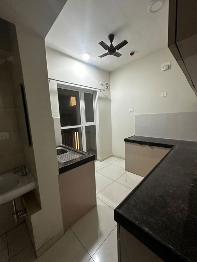 Kitchen, kumar-primrose 2 Bedroom 808 Sq.Ft. Apartment In Kharadi Pune 10640717