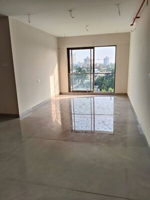 Room in 3 BHK Apartment at Hubtown The Premiere, Andheri West – for Rent