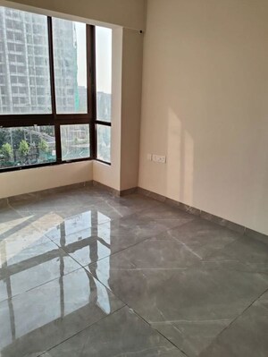 Room in 3 BHK Apartment at Hubtown The Premiere, Andheri West – for Rent