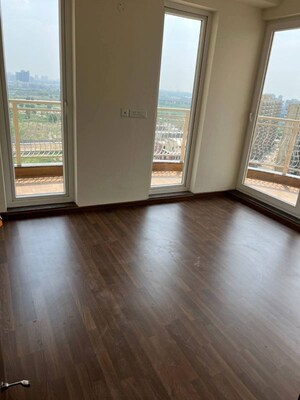 Room in 3 BHK Apartment at Ramprastha Skyz, Sector 37d – for Rent