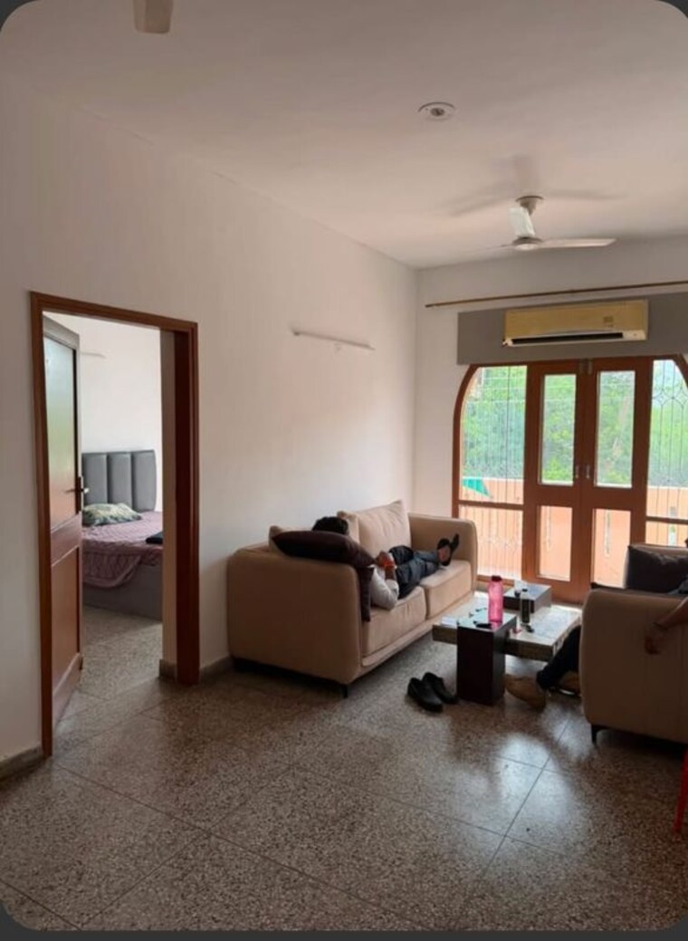 Living Room, palam-vihar-residents-association 2 Bedroom 520 Sq.Ft. Apartment In Palam Vihar Gurgaon 10640730