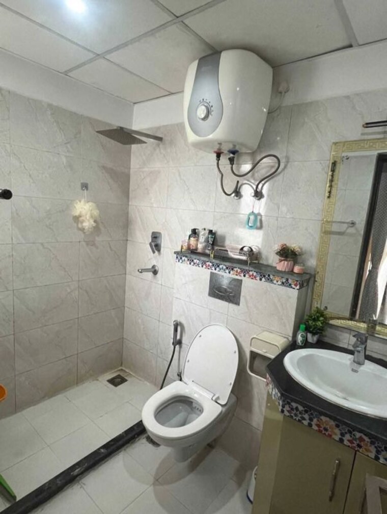 Bathroom, ramprastha-skyz 3 Bedroom 1600 Sq.Ft. Apartment In Sector 37d Gurgaon 10639624