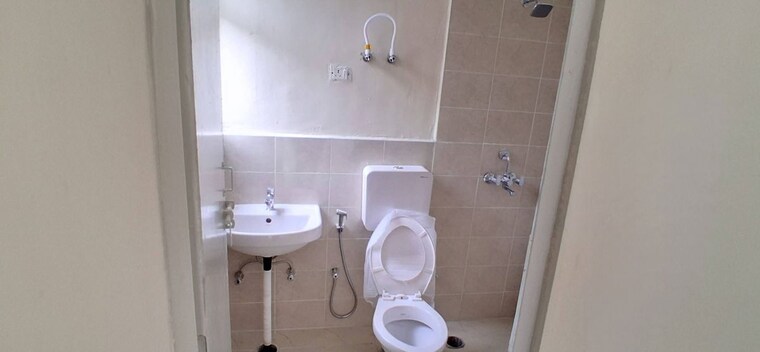 Bathroom, conscient-habitat-102 3 Bedroom 550 Sq.Ft. Apartment In Sector 102 Gurgaon 10640685