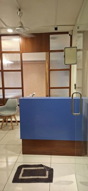 Room in  Office Space at Sun Westbank, Navrangpura – for Rent