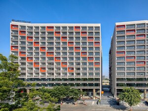  Office Space – Exterior View View at Sun Westbank, Navrangpura - for Rent