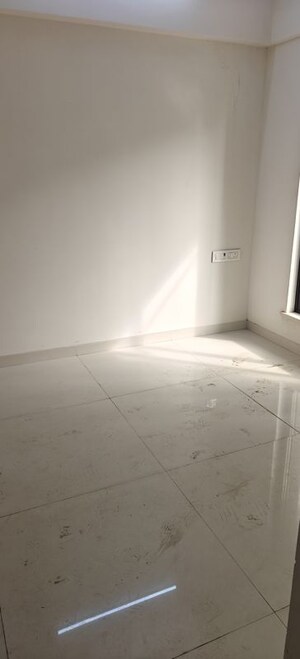 Room in 1 BHK Apartment at Unique Elanza, Mira Road – for Sale