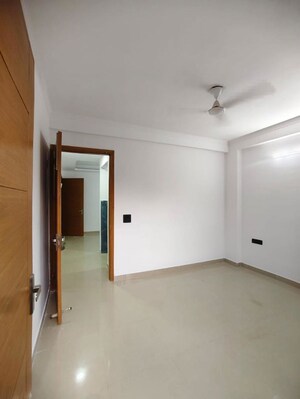 Room in 1 BHK Apartment at Saket – for Rent
