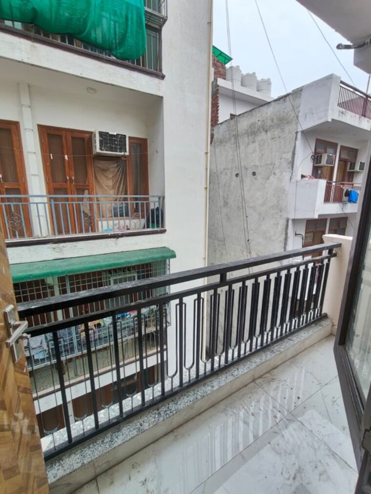 Balcony, freedom fighters enclave 3 Bedroom 1250 Sq.Ft. Builder Floor In Freedom Fighters Enclave Delhi 10640762