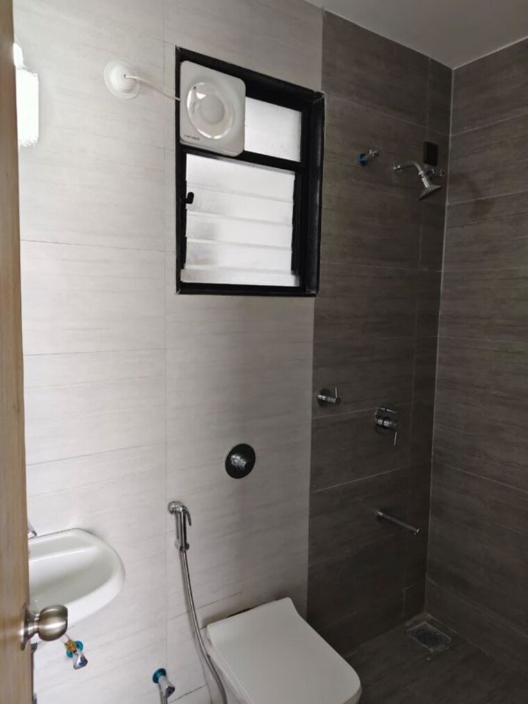 Bathroom, vascon-forest-county 2 Bedroom 850 Sq.Ft. Apartment In Kharadi Pune 10640767