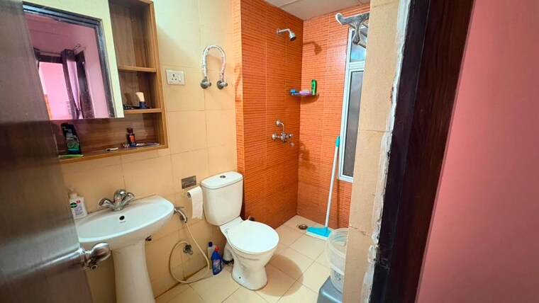 Bathroom, mahagun-mywoods 3 Bedroom 800 Sq.Ft. Apartment In Sector 16c Greater Noida Greater Noida 10640754