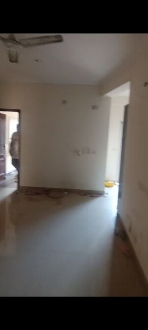 Room in 2 BHK Apartment at VVIP Addresses, Raj Nagar Extension – for Rent