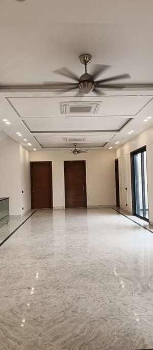 Building Lobby in 4 BHK Villa at Vasant Kunj – for Rent