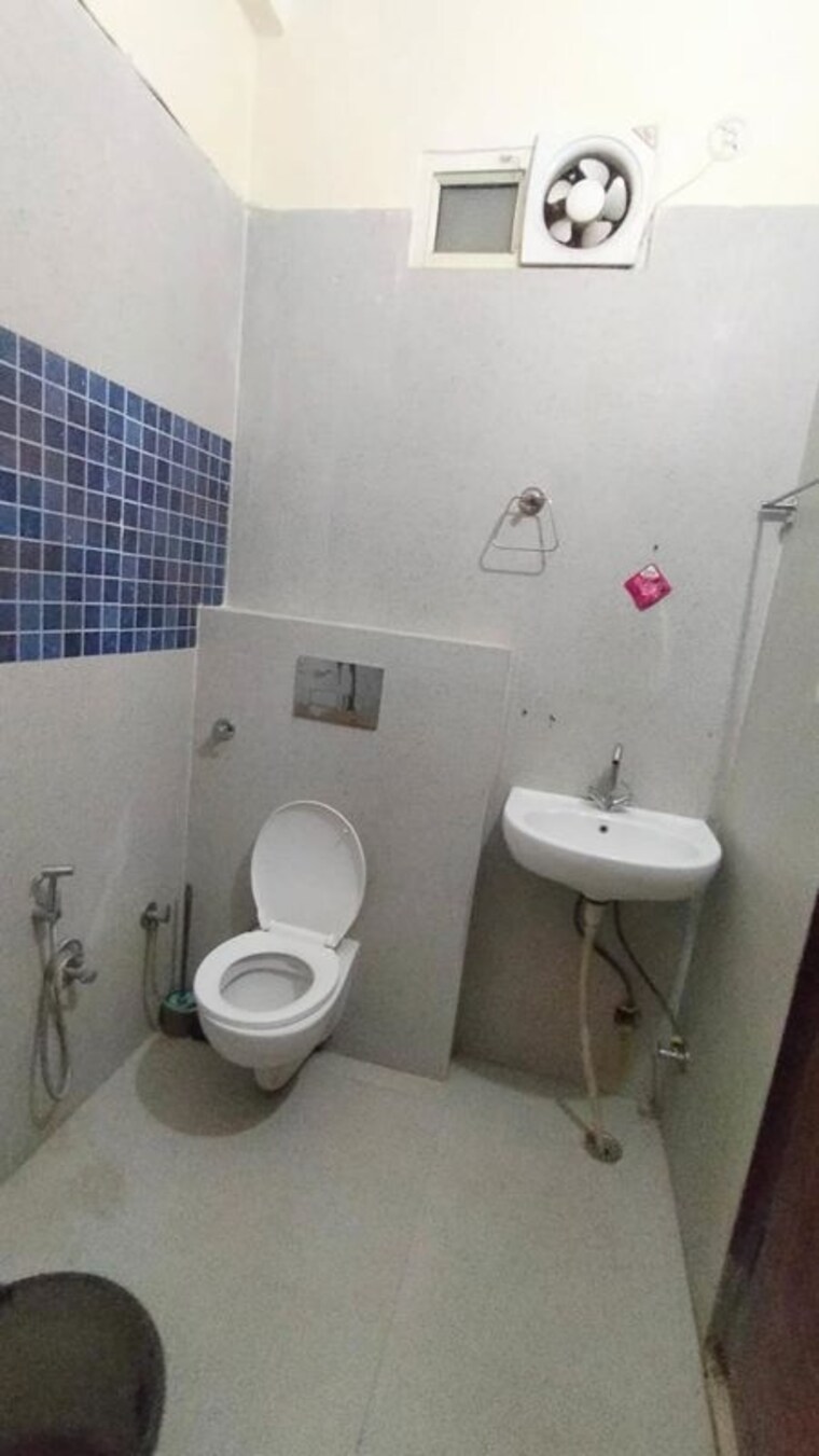 Bathroom, aman vihar 2 Bedroom 1200 Sq.Ft. Builder Floor In Aman Vihar Dehradun 10640799