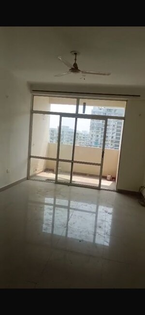 Room in 2.5 BHK Apartment at Ashiana Palm Court, Raj Nagar Extension – for Sale