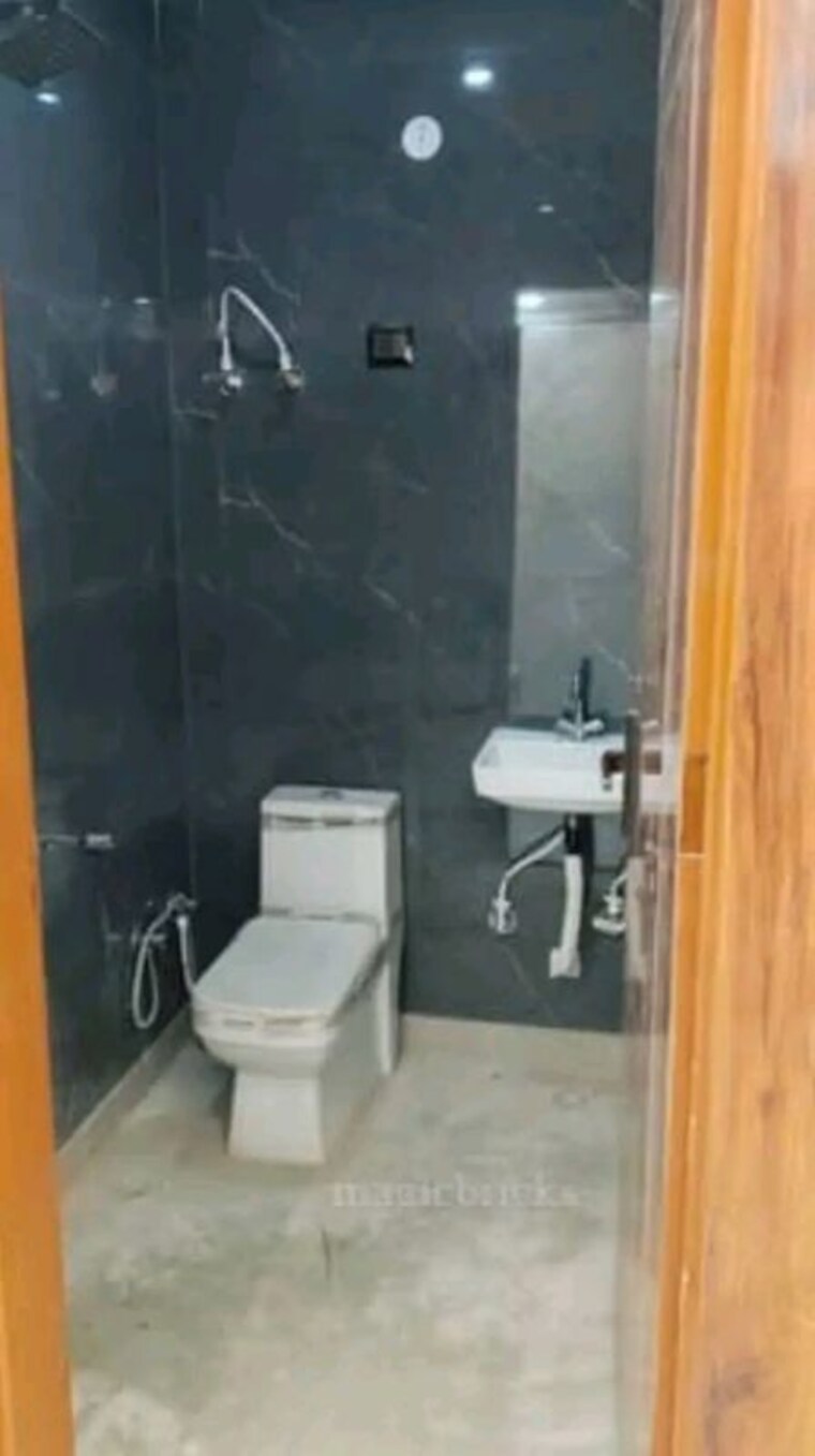 Bathroom, agarwal-krish-garden 1 Bedroom 600 Sq.Ft. Apartment In Nalasopara West Palghar 10640804