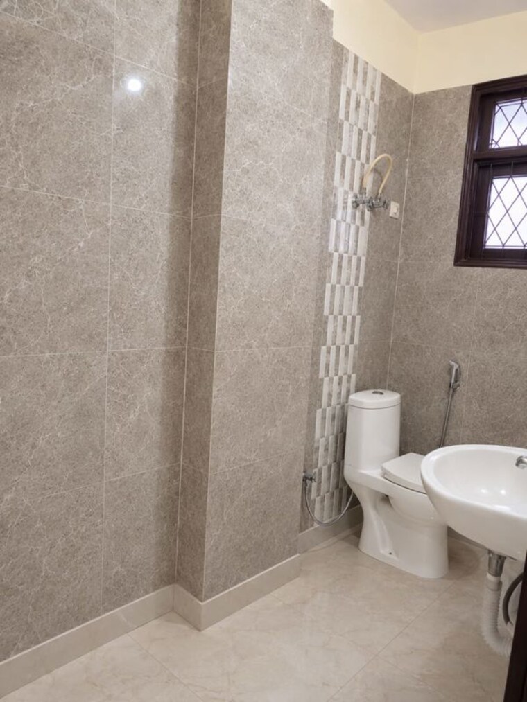Bathroom, malviya nagar 1 Bedroom 500 Sq.Ft. Builder Floor In Malviya Nagar Delhi 10640831