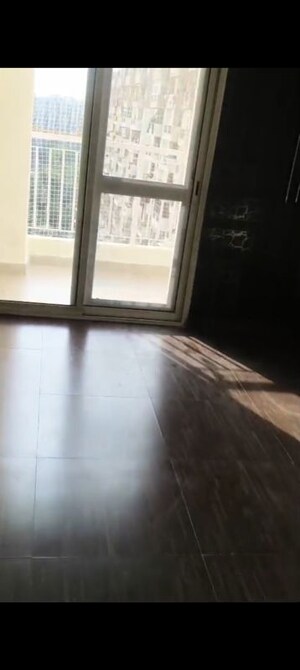 Room in 2 BHK Apartment at VVIP Addresses, Raj Nagar Extension – for Rent