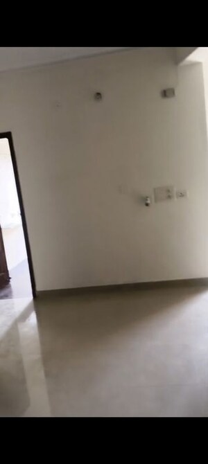 Room in 2 BHK Apartment at VVIP Addresses, Raj Nagar Extension – for Rent