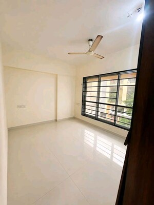 Room in 1 BHK Apartment at Agarwal Krish Garden, Nalasopara West – for Rent