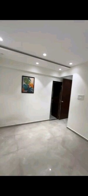 Room in 1 BHK Apartment at Agarwal Krish Garden, Nalasopara West – for Rent