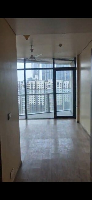 Room in 3 BHK Apartment at Worli – for Rent