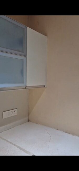 Furnished Amenities in 3 BHK Apartment at Worli – for Rent