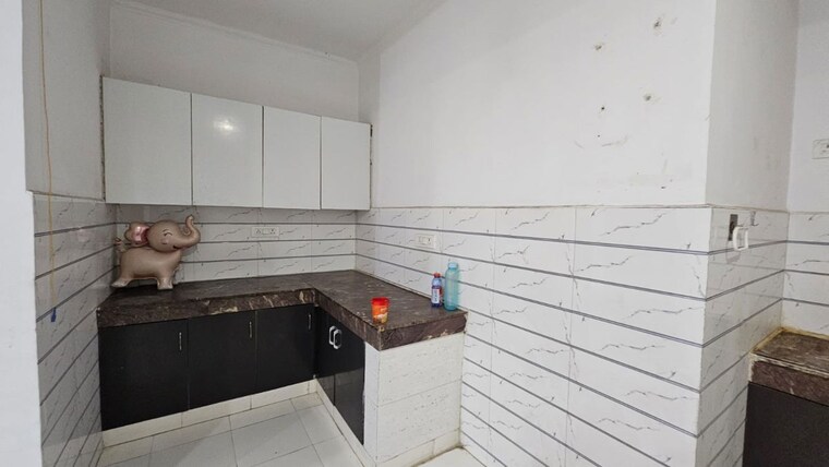 Kitchen, freedom fighters enclave 2 Bedroom 980 Sq.Ft. Builder Floor In Freedom Fighters Enclave Delhi 10640858