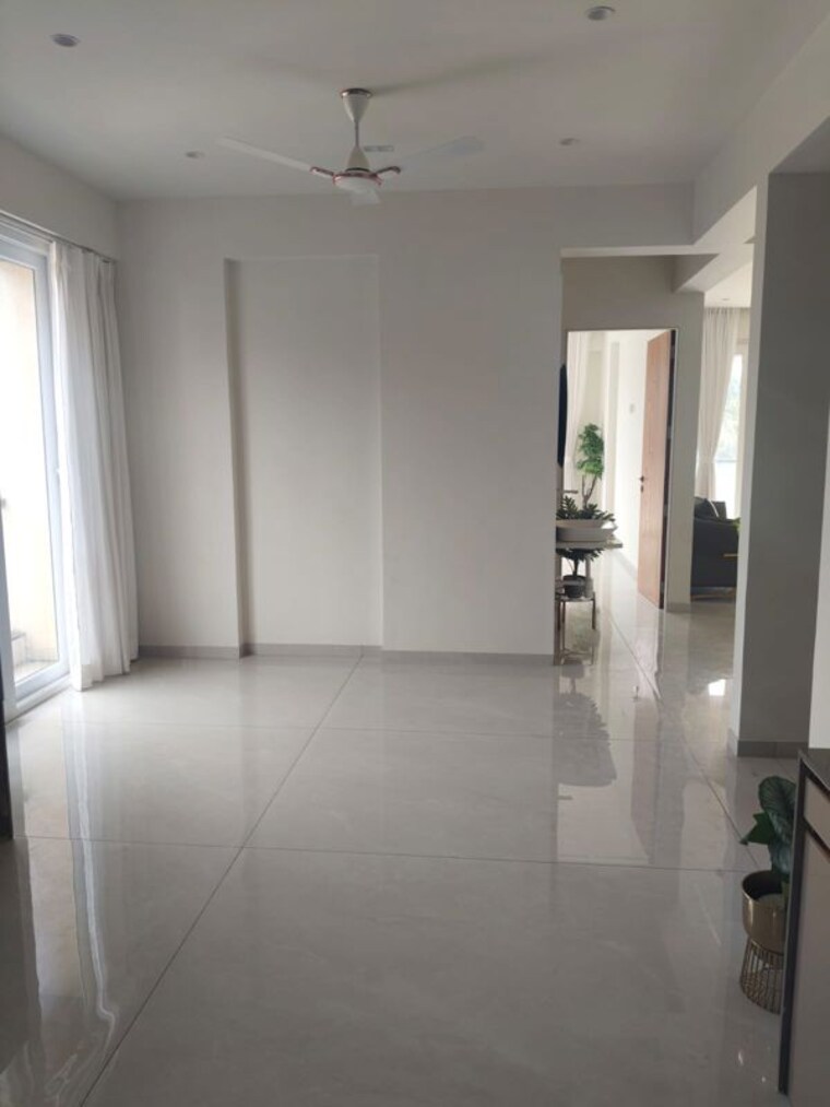 Living Room, swastika-empire 3 Bedroom 1750 Sq.Ft. Apartment In New Alkapuri Vadodara 10640860