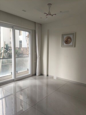 Room in 3 BHK Apartment at Swastika Empire, New Alkapuri – for Sale