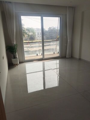 Room in 3 BHK Apartment at Swastika Empire, New Alkapuri – for Sale