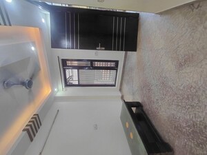 Furnished Amenities in 2 BHK Builder Floor at Janakpuri – for Rent