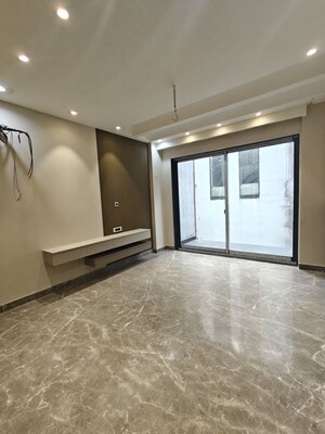 Room in 3 BHK Builder Floor at Sushant Lok I – for Sale