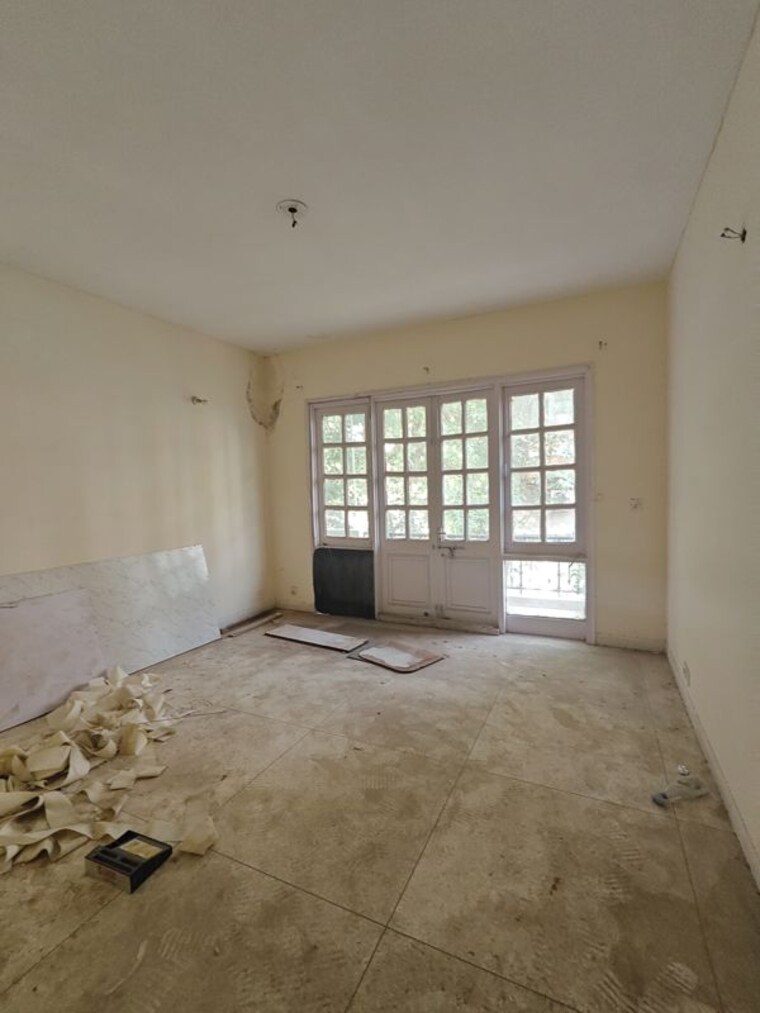 Room, dlf-royale-residences 3 Bedroom 300 Sq.Yd. Builder Floor In Dlf Phase I Gurgaon 10640903