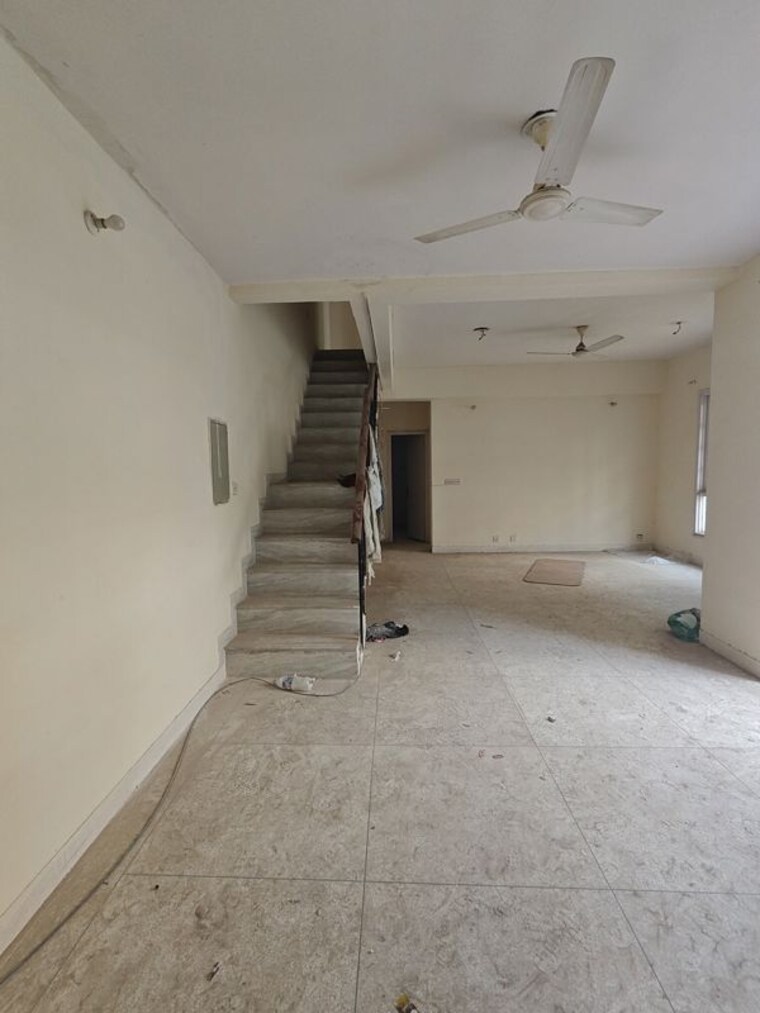 undefined, dlf-royale-residences 3 Bedroom 300 Sq.Yd. Builder Floor In Dlf Phase I Gurgaon 10640903
