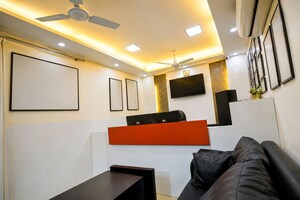  Shop For Sale in Mayur Vihar