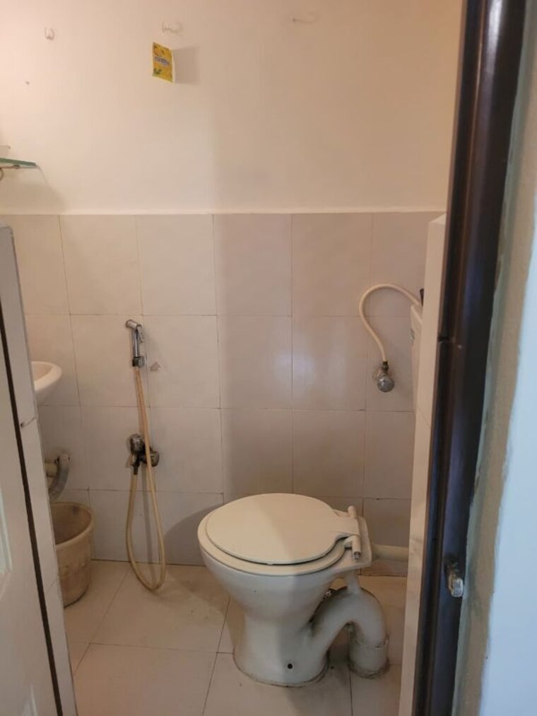 Bathroom, suchidham-complex Commercial Office Space 250 Sq.Ft. In Goregaon East Mumbai 10640901