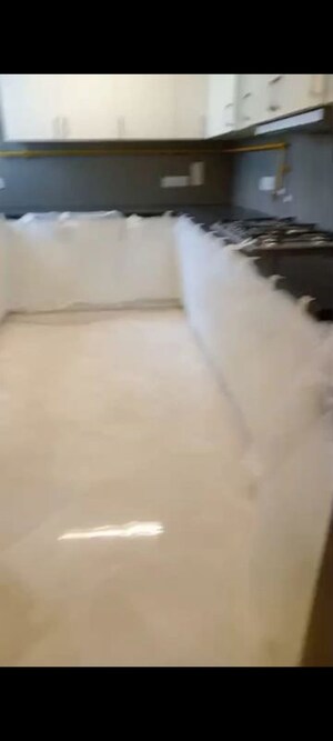 Room in 3 BHK Builder Floor at Jor Bagh – for Rent