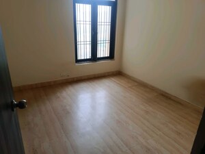 Room in 3 BHK Apartment at Migsun Green Mansion, Zeta I Greater Noida – for Sale