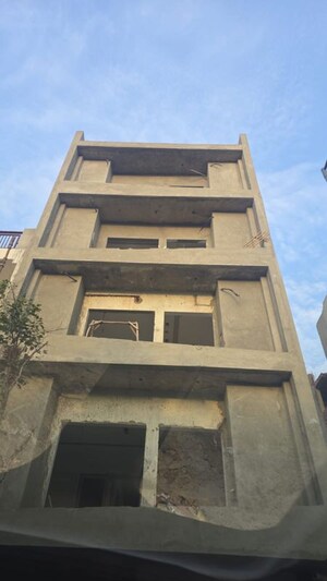 3 BHK Builder Floor For Sale in BPTP District 3, Sector 85