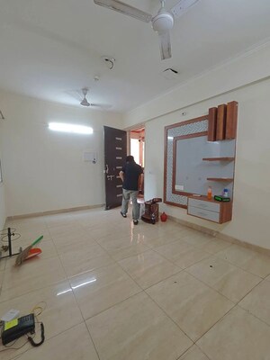 Parking in 2 BHK Apartment at Panchsheel Greens II, Sector 16 Greater Noida – for Rent