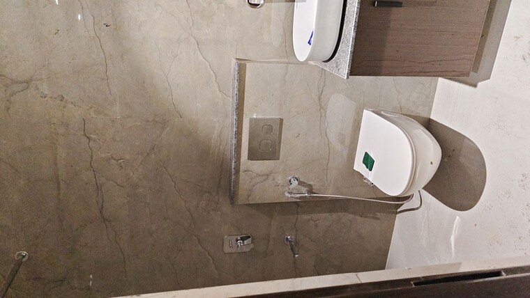 Bathroom, shastri nagar 3 Bedroom 185 Sq.Yd. Builder Floor In Shastri Nagar Ghaziabad 10640990