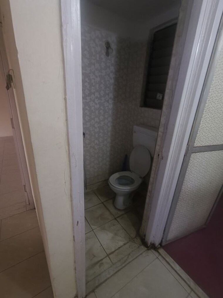 Bathroom, green-hills 1 Bedroom 525 Sq.Ft. Apartment In Kandivali East Mumbai 10640995