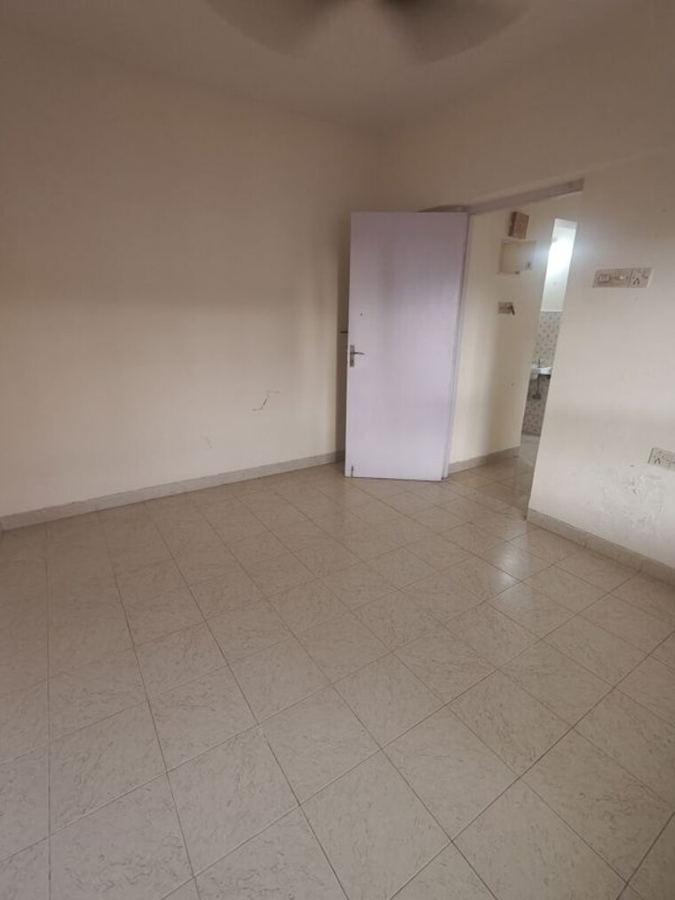 Room, green-hills 1 Bedroom 525 Sq.Ft. Apartment In Kandivali East Mumbai 10640995