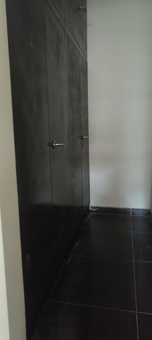 Furnished Amenities in 2.5 BHK Apartment at AIG Park Avenue, Sector 4 Greater Noida – for Sale